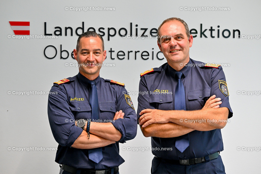 Polizei_ neuer Stadtpolizeikommandant Linz_ 27.06.2024-36 | 27.06.2024, Landespolizeidirektion Oberoesterreich, AUT, Vorstellung des neuen Stadtpolizeikommandanten von Linz, im Bild Michael Hubmann (Oberst, Stv. Stadtpolizeikommandant Linz, Leiter des Einsatzreferats), Klaus Huebner (Brigadier, Stadtpolizeikommandant Linz)