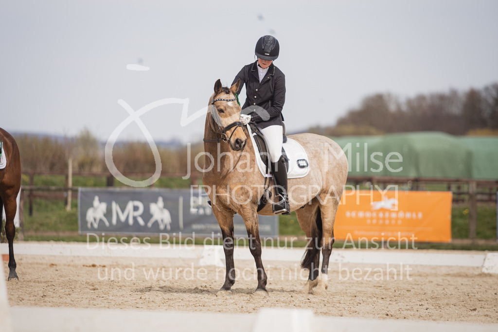 230410_Frühlingsfest_A-Dressur-566 | Deine schönsten Turniermomente als professionelle Fotos! Entdecke hochwertige Pferdesport-Fotografie im Online-Shop. Jetzt Fotos finden & bestellen!