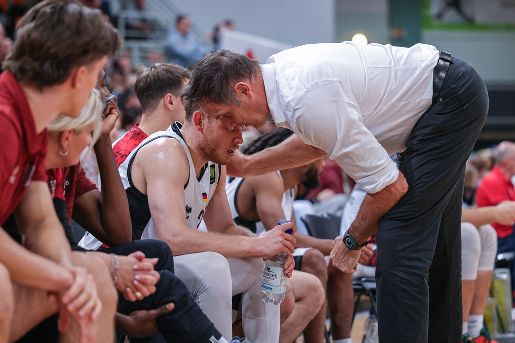 Pro A BAYER GIANTS vs Eisbären Bremerhaven-110 | Fotos von Basketballspielen aus dem Raum NRW fotografiert von Gero Mueller-Laschet und Daniel Schaefer - Realisiert mit Pictrs.com