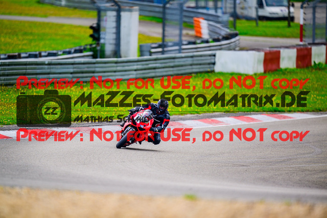 MaZZes_FotoMatrix_240910_6007705_9328 | WEISS