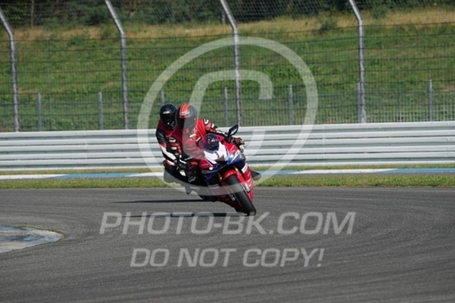 2024_06_27_PBK_11746 | Sportfotografie; SlowMotion; Video; Rennstrecke; Hafeneger; Speer; Racing; RSE; BMW; CBO; Trackday; Motorsportarena; Hockenheimring; Brno; Most; Barcelona; Valencia