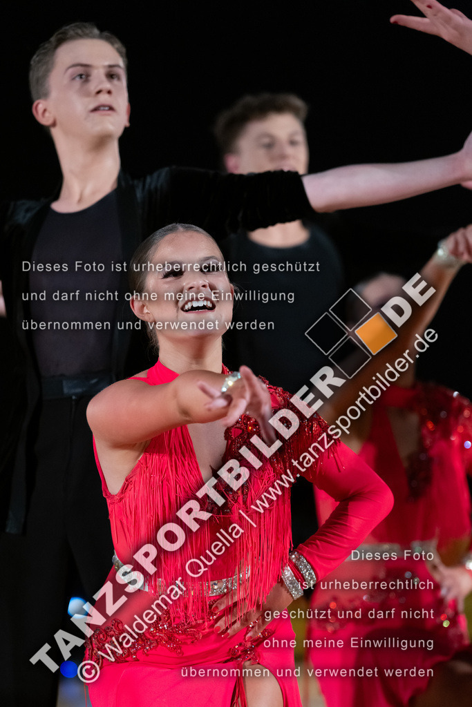 20250504-10384 | Hier finden Sie Tanz Bilder vom Latein und Standard Formationen tanzen. Sportbilder vom Tanzsport. Schöne Fotos und von Weltmeisterschaft, Europameisterschaft, Bundesliga, Regionalliga, Oberliga und Landesliga sowie von GOC Stuttgart, DanceComp, WM Bremen