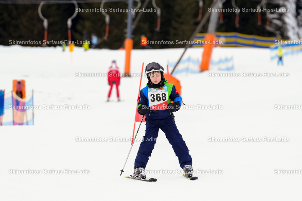 SRF_02.01.2026_0580 | Skirennfotos,Serfaus,Fiss,Ladis,Kinderskirennen,Winter,Tirol,Oberland,skirace,SFL,feelfree,weil wir's genießen,ski,Ski,skifahren,Sonnenplateau, - Realisiert mit Pictrs.com