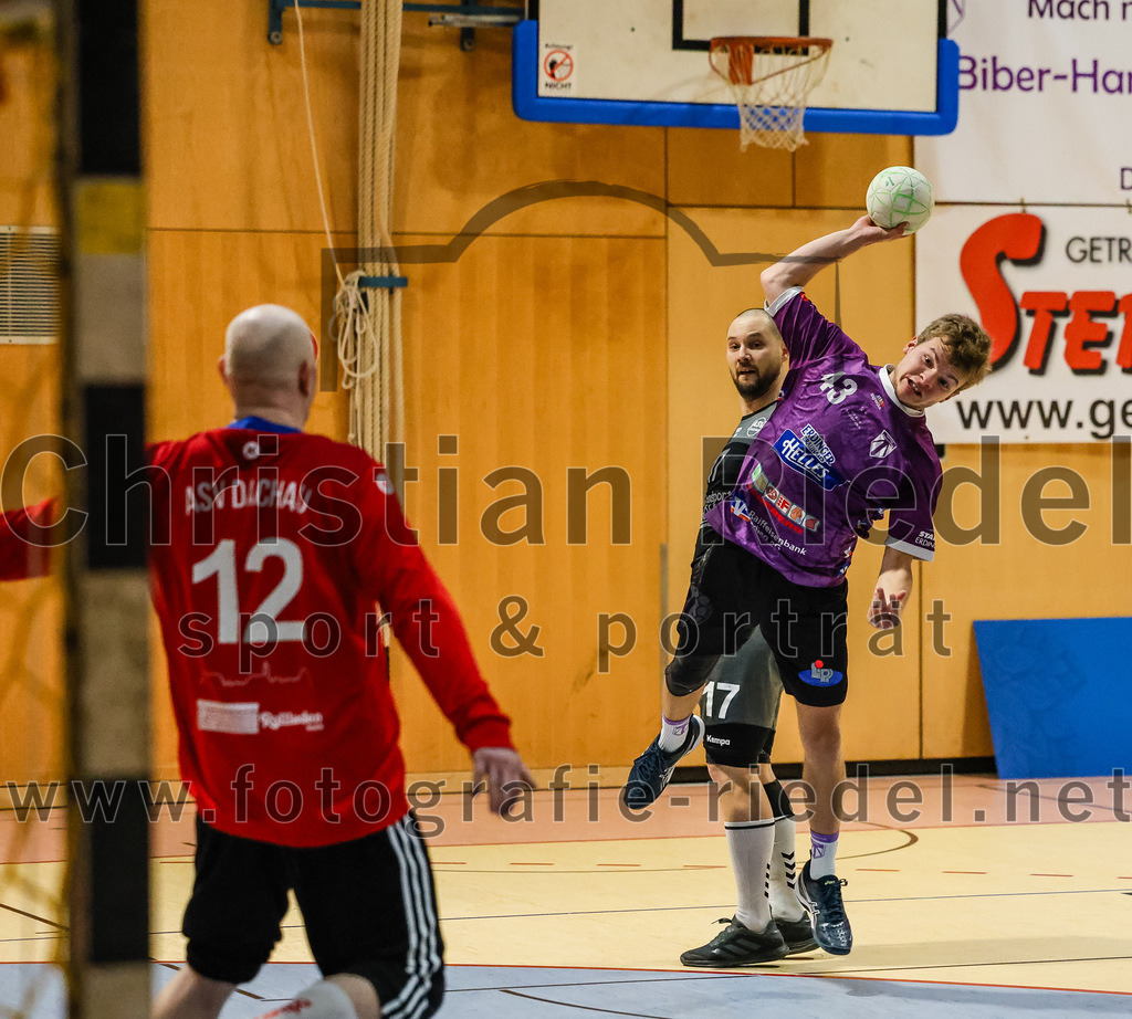 2024-03-23_010_SpVgg_Altenerding_II_gegen_ASV_Dachau_III | Erding, Deutschland, 23.03.2024:
Handball, Bezirksklasse Männer Staffel Süd West 2023 / 2024, 14. Spieltag, SpVgg Altenerding II gegen ASV Dachau III, Endergebnis: 24:32

Torwart Matthias Schäfer (ASV Dachau, #12), Nicolas Loderer (ASV Dachau, #17), Luca Niklas Hoehl (SpVgg Altenerding, #43)

Foto: Christian Riedel / fotografie-riedel.net
