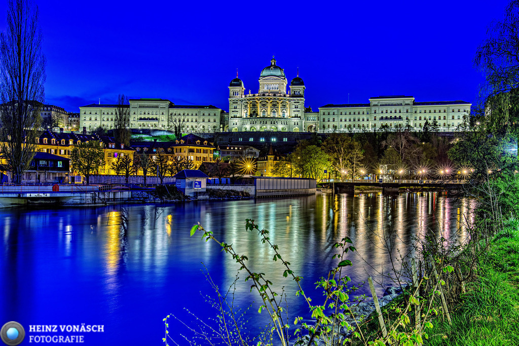 Bern_0071 | Alle Bilder von Heinz Vonäsch Fotografie können alle zu günstigen Preisen gekauft werden! Download der Bilder, Ausdrucke, Postkarten, Tassen T-Shirts, Kalender, Alu- Dibond usw. - Realisiert mit Pictrs.com