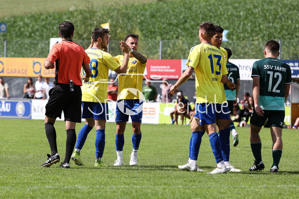 FC Pipinsried - SSV Jahn Regensburg II | Jubel nach 2-1