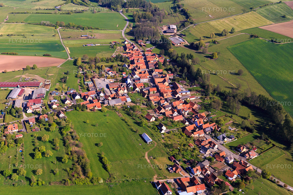 Luftbild: Ortsansicht aus Süden in Bischholtz im Bundesland Bas-Rhin in Frankreich. – Foto: IMG_099455.jpg vom 30.04.2017 durch Werner Riehm/FLY-FOTO.de – Auflösung des Originals: 5115 x 3410 px