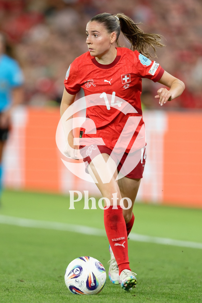 Finland v Switzerland: UEFA Women's EURO 2025 Group A | GENEVA, SWITZERLAND - JULY 10: Smilla Vallotto of Switzerland controls the ball  during the UEFA Women's EURO 2025 Group A match between Finland and Switzerland at Stade de Geneve on July 10, 2025 in Geneva, Switzerland. (Photo by Giuseppe Velletri/Sports Press Photo/Getty Images)