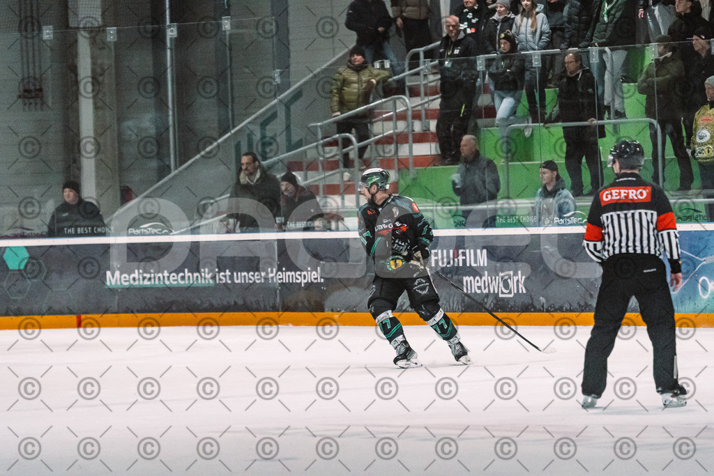 Alligators_vs_Erding_12_12_2025-199 | Höchstadt Alligators Fotogalerie: Eishockey-Action aus Franken. Professionelle Spielfotos, Portraits & Stadionbilder zum Download. Jetzt entdecken! - Realisiert mit Pictrs.com