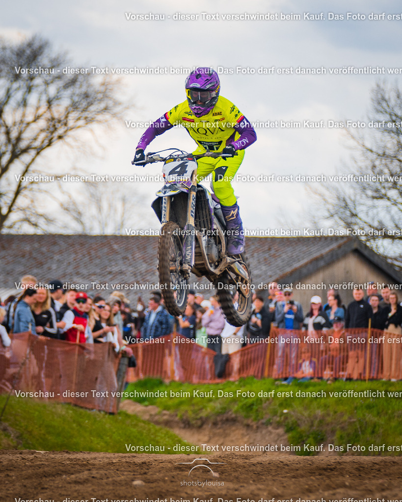 04_13_Bensdorf_MX1-2913 | Sportfotografin aus Berlin-Brandenburg mit Fokus auf Motocross. Ich halte deine sportliche Leistung und echte Emotionen auf und neben der Strecke professionell fest. Entdecke die Fotos von deinem Rennen und bestelle sie direkt hier im Shop.