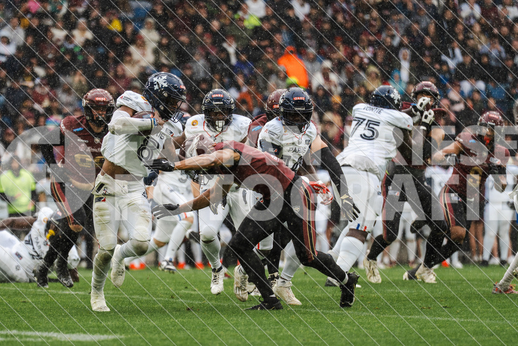 GER Rhein Fire vs. Paris Musketeers, Football, European League of Football, Spieltag 4, Saison 2025, 08.06.2025 | GER Rhein Fire vs. Paris Musketeers, Football, European League of Football, Spieltag 4, Saison 2025, 08.06.2025Foto: Fabian Friese - Realisiert mit Pictrs.com