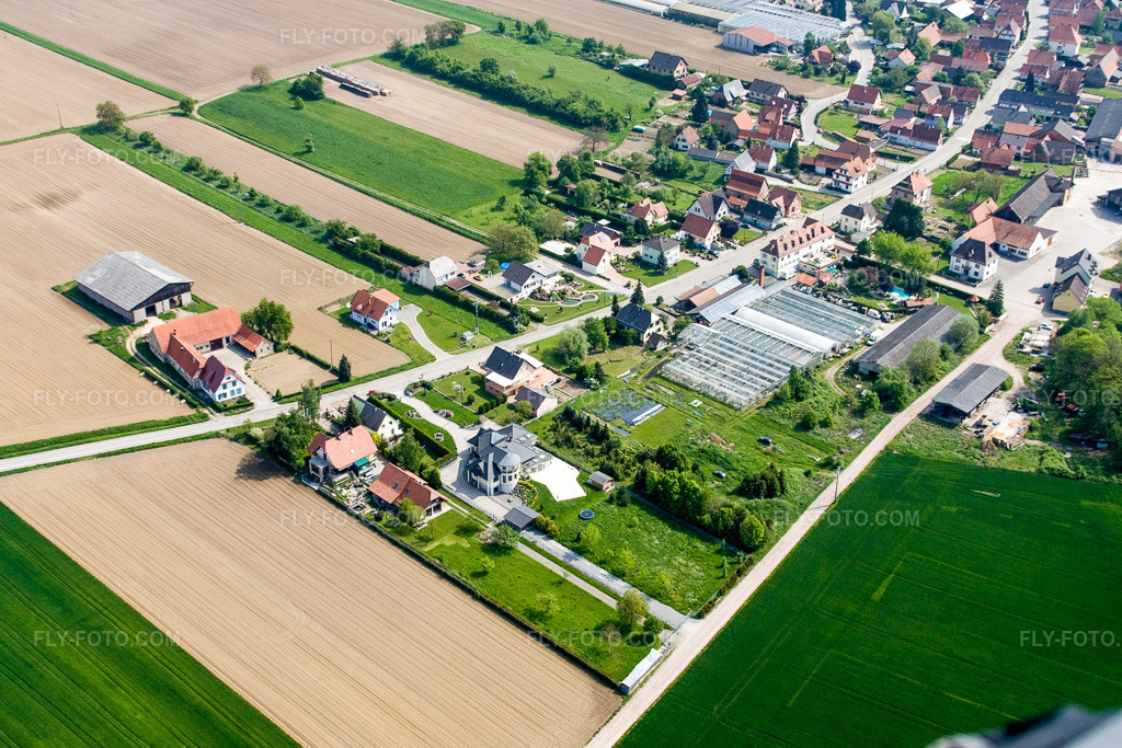 Aerial view: View of the town in Niederrœdern in the state Bas-Rhin, France.Photo: IMG_18116.jpg taken on 05/03/2009 by Werner Riehm/FLY-FOTO.comResolution of the original: 4272 x 2848 px