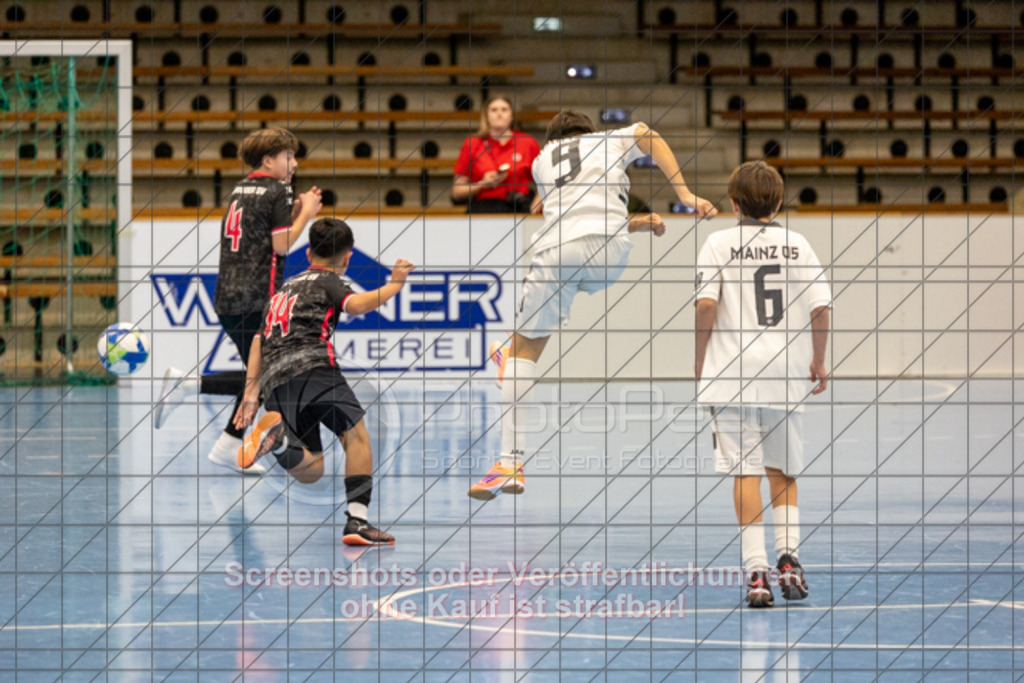 20260105_113820_1059 | 1.Göppinger SV (schwarz) vs. FSV Mainz 05GSV Masters - Fahrschule Traffic Cup in der EWS-Arena, Nördliche Ringstraße 87, 73033 Göppingen - 05.01.2026Foto: PhotoPeet-Sportfotografie/Peter Harich