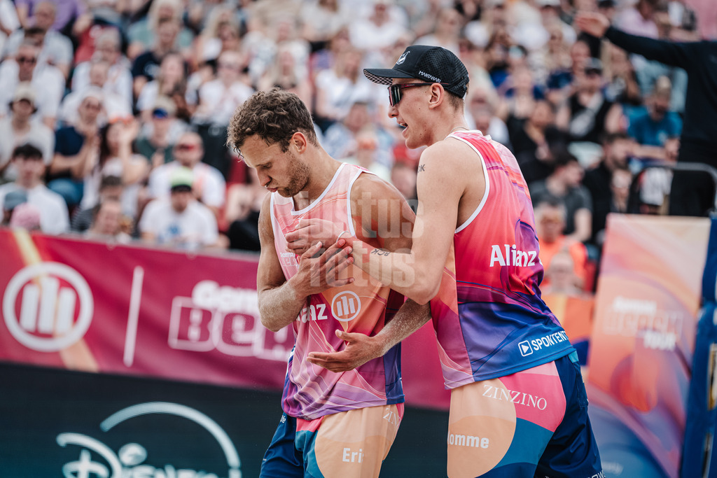 Beachvolleyball | Männer | German Beach Tour 2024 | Tourstop Düsseldorf | 19.05.2024 | Eric Stadie (links) und Momme Lorenz (rechts)