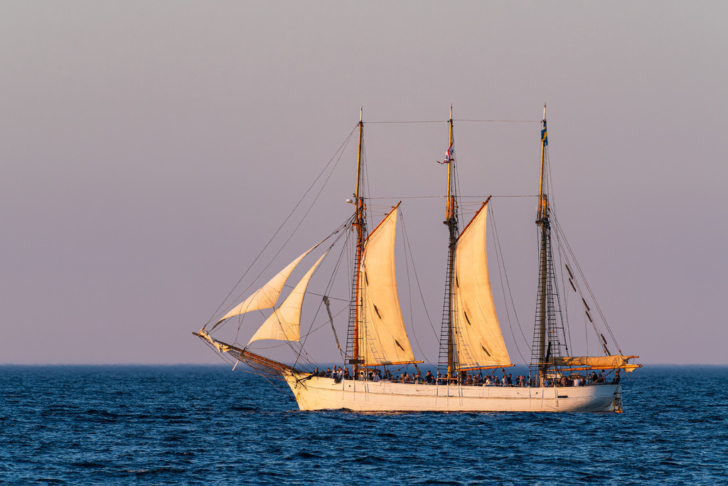 Segelschiff auf der Ostsee während der Hanse Sail in Rostock | Segelschiff auf der Ostsee während der Hanse Sail in Rostock.