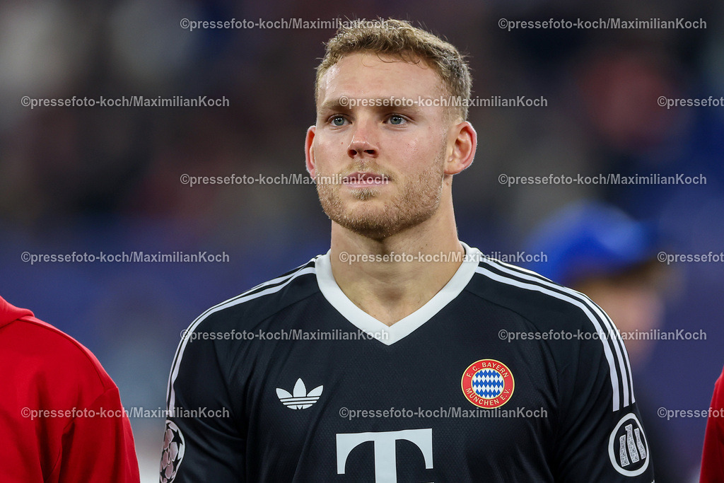 UCL10122402150 | 10.12.2024, Fußball, UEFA Champions League, Schachtar Donezk - FC Bayern München, Arena AufSchalke Gelsenkirchen, 8. Spieltag Saison 2024 2025: Torwart Daniel Peretz (Bayern #18)DFB regulations prohibit any use of photographs as image sequences and or quasi-video.
