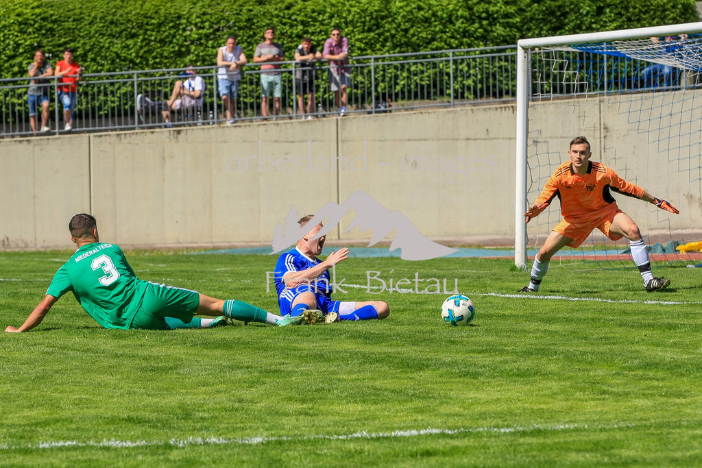 993T9947 | Foul an Artmann durch,#3, Fabian Schwingenschlögl, fürt zum elf meter