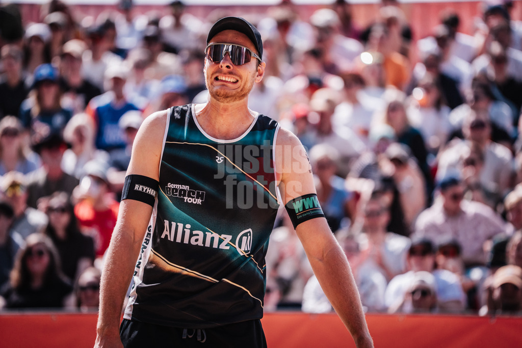Beachvolleyball | Männer | Allianz German Beach Tour 2025 | Tourstop Düsseldorf | 17.05.2025 | Nnils Ehlers ist geshcockt