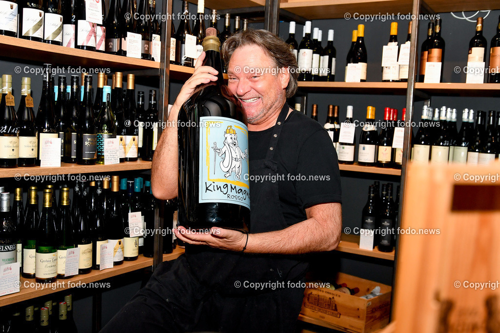 LeBüsch_ Heinz Hanner_ 22.02.2023-16 | 22.02.2023, Linz, AUT, LeBüsch, im Bild Heinz Hanner (Koch) im Weinkeller