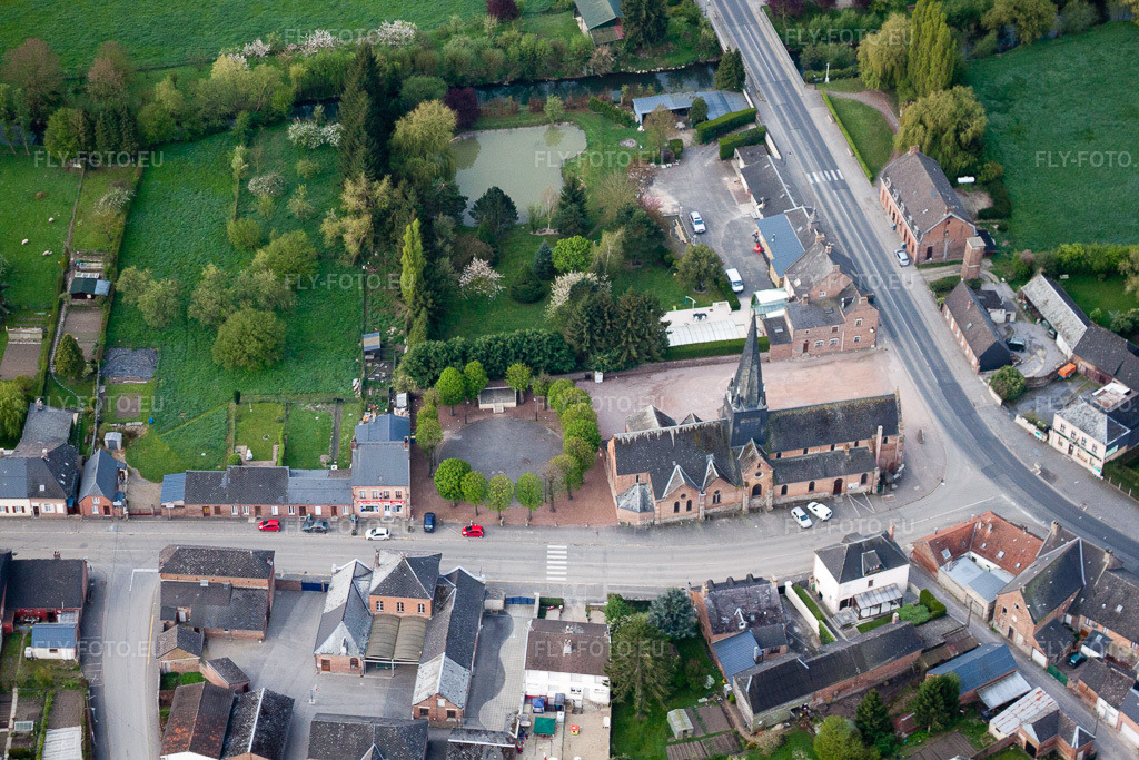 Vue aérienne: Vue de la ville à Étréaupont dans le département Aisne, France. Photo: IMG_39940.jpg prise le 17/04/2011 par Werner Riehm/FLY-FOTO.eu – Résolution de l'original: 4752 x 3168 px