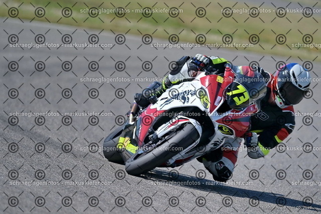 26BT02-0479 | markuskiefer.com - Realisiert mit Pictrs.com