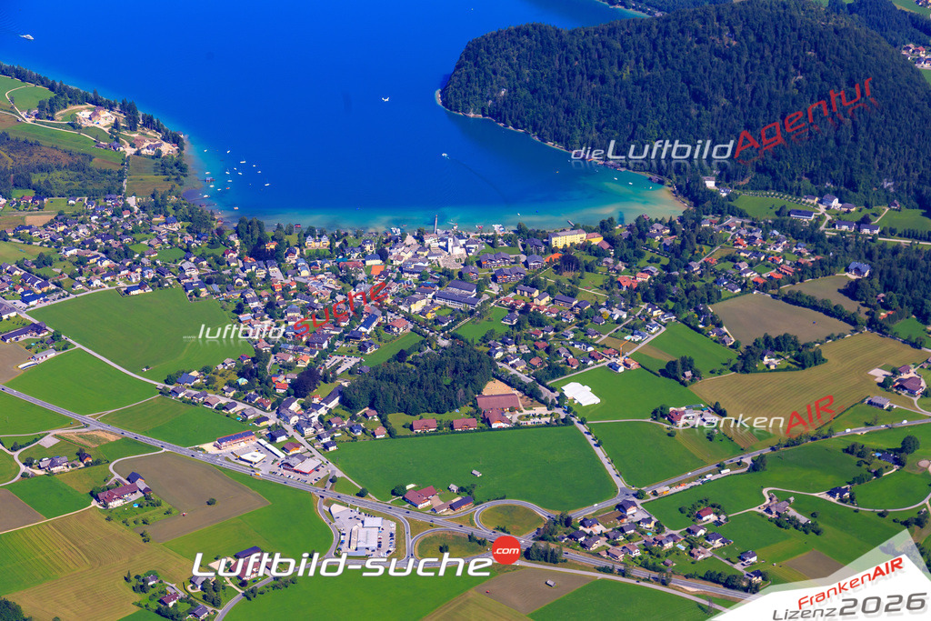 Die Luftaufnahme Wolfgangsee - Strobl wurde 2017 mittels Flugzeug (keine Drohne) erstellt. Perfekte Schärfe und Druck- Auflösung- Garantiert!