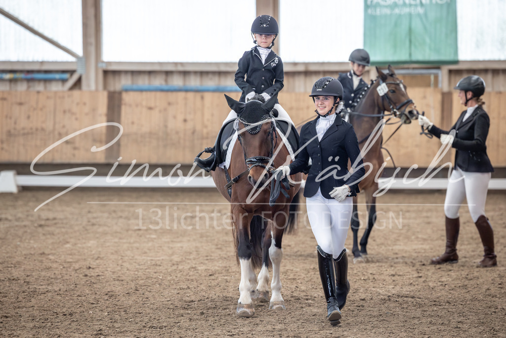 20251011-_3LI8766 | Tierfotografie Pferde, Hunde, Katzen, Haustiere.
Turnierfotografie Reitturniere, Reiten, Springreiten, Dressur in Hanau, dem Main-Kinzig-Kreis und dem Rhein-Main- Gebiet um Frankfurt