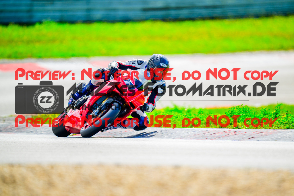 MaZZes_FotoMatrix_240911_6007705_7668 | WEISS