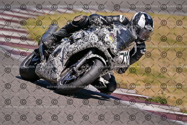 26bt04-0887 | markuskiefer.com - Realisiert mit Pictrs.com