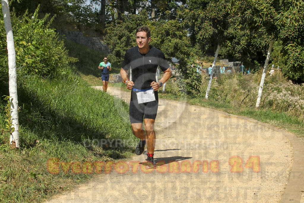 250824_1234_EX1_9782 | Sportfotografie im Rhein-Sieg Kreis, Köln, Bonn, NRW, Rheinland Pfalz, Hessen, etc. Unser Tätigkeitsfeld umfasst den Laufsport vom Volkslauf über den Marathon, Duathlon, Triathon bis zum Ultralauf wie Kölnpfad Ultra oder Schindertrail.