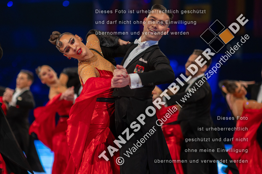 20251206-03945 | Hier finden Sie Tanz Bilder vom Latein und Standard Formationen tanzen. Sportbilder vom Tanzsport. Schöne Fotos und von Weltmeisterschaft, Europameisterschaft, Bundesliga, Regionalliga, Oberliga und Landesliga sowie von GOC Stuttgart, DanceComp, WM Bremen