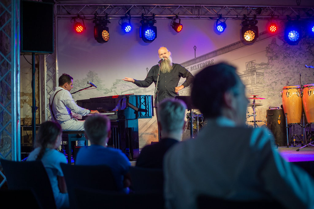 Summ Summ Salsa | Kinderkonzert Summ Summ Salsa mit Klazz Brothers & Cuba Percussion im Forte Belvedere Leisnig zum Festival Hallo Leisnig 2022. - Realisiert mit Pictrs.com