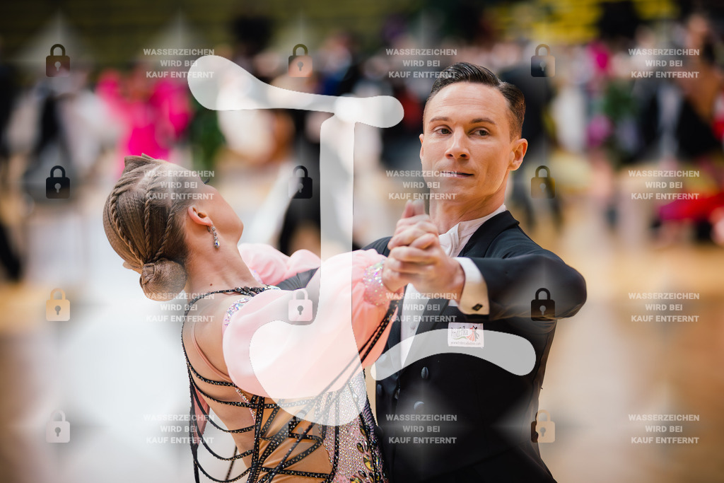 Hessen Tanzt WDSF Open Senior I Standard 2nd (52) Kristof Zsolt _ Daniela Paul (TC Der Frankfurter Kreis)-2025-05-17-7051 | Webshop for digital downloads and prints of dance sport, event & show photographer Julian Link - Realisiert mit Pictrs.com