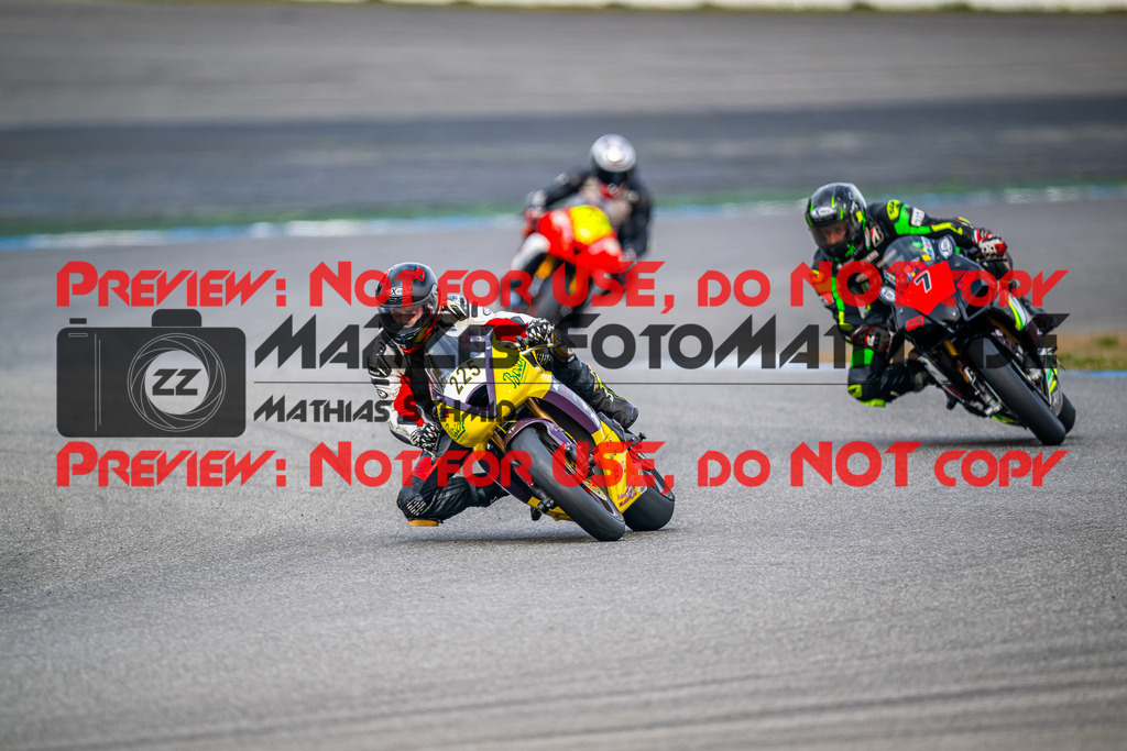 MaZZes_Fotomatrix_20240317_6007705_1236 | Fotograf Mathias Schmid
Sportfotograf,
Eventfotograf,
Hochzeitsfotograf,
Portraitfotograf