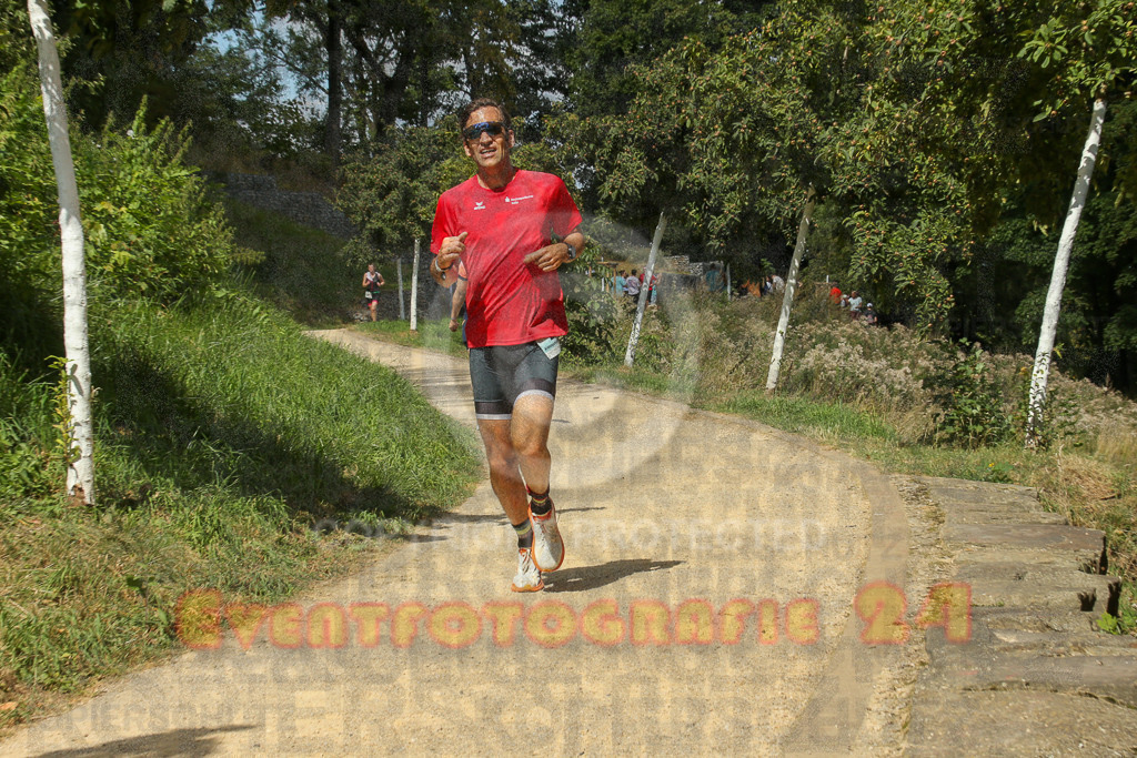 250824_1251_EX1_0755 | Sportfotografie im Rhein-Sieg Kreis, Köln, Bonn, NRW, Rheinland Pfalz, Hessen, etc. Unser Tätigkeitsfeld umfasst den Laufsport vom Volkslauf über den Marathon, Duathlon, Triathon bis zum Ultralauf wie Kölnpfad Ultra oder Schindertrail.