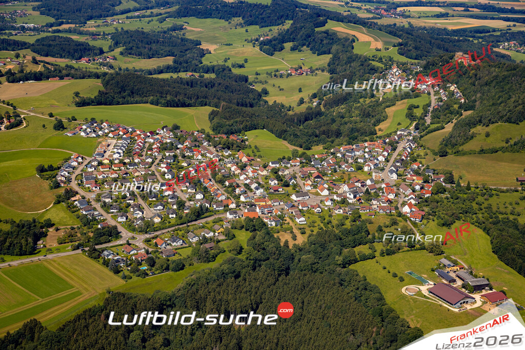 Das Luftbild zeigt : Rechberg Schwäbisch Gmünd - Die Luftaufnahme wurde 2024 vom UL-Flugzeug aus erstellt ( keine Drohne ) - Hochauflösende Luftaufnahme - Für grossformatige Ausdrucke geeignet. Die Geschenkidee !Mit Lizenz und Bildrechte bestellbar