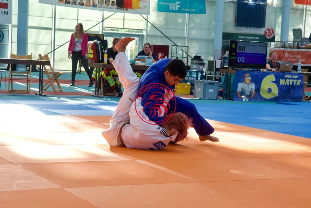 RAS_8433 | Fotos vom Adler Cup - Pictures from Adler Cup

Hier findet Ihr alle Eindrücke und großen Momente der Adler Cup Wochenenden. Here you will find all impressions and great moments of the Adler Cup weekends. - Realisiert mit Pictrs.com