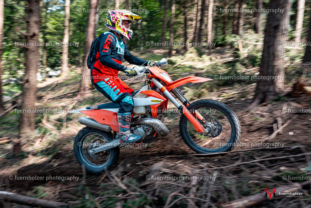 fuernholzer_250501-C1-820 | Fotografische Impressionen von der Red Stag Enduro Extreme by fuernholzer-photography.com. Endurosport in Österreich fotografisch festgehalten von fuernholzer. Auftragsfotografie für Private, Gewerbefotos und Industriefotografie. Eventfotografie, Sportfotografie und Motorsportfotografie. Anbieter von Fotoworkshops, Fototraining, fotografischen Vorträgen und Fotoseminaren.