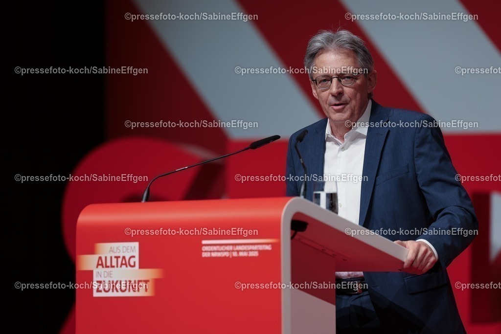 xSEF10052501044 | 10.05.2025, xsefx, Landesvorsitzender Achim Post auf dem Landesparteittag der NREWSPD 2025 mit dem Motto -Aus dem Alltag in die Zukunft- in der Mercatorhalle Duisburg im City Palais