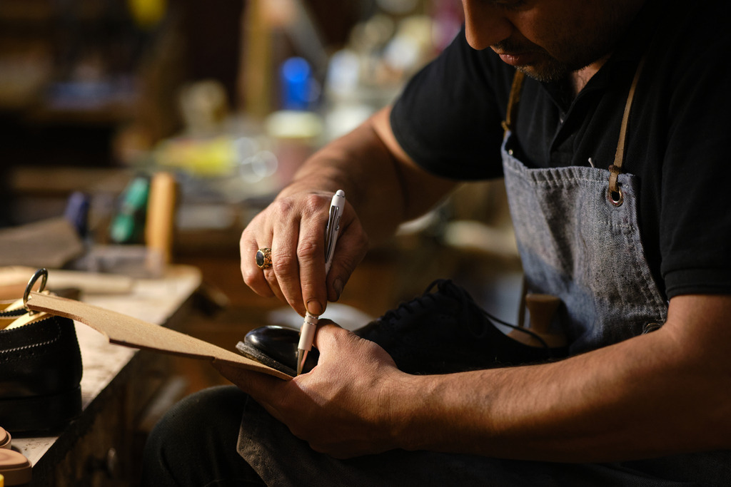 Scheer Maßschuhe | WIen, Austria - May 09, 2025; Scheer Maßschuhe in der Bräunerstrasse, Wien. - Realisiert mit Pictrs.com