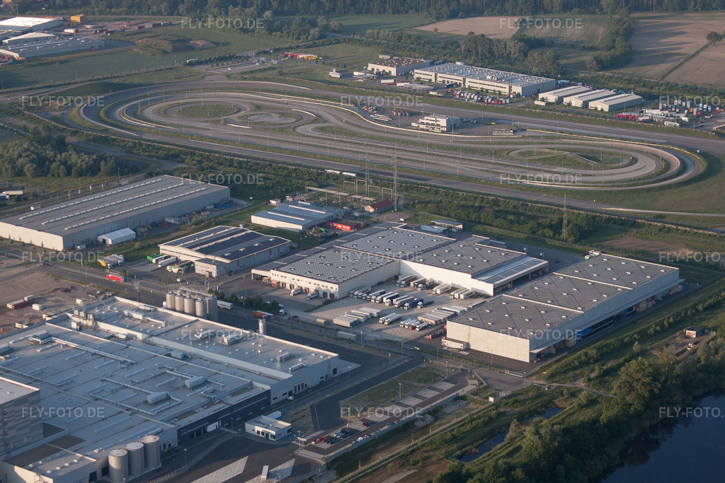 Luftbild: Wörth am Rhein, Industriegebiet Oberwald in Wörth am Rhein im Bundesland Rheinland-Pfalz in Deutschland. Foto: IMG_64813.jpg vom 18.05.2014 durch Werner Riehm/FLY-FOTO.de