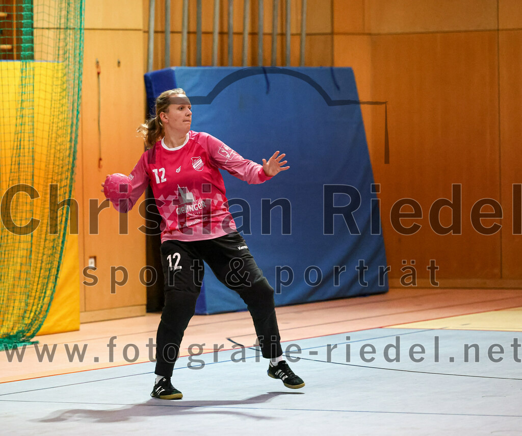 2023-01-21_073_SpVgg_Altenerding_gegen_TSV_Karlsfeld | Erding, Deutschland, 21.01.2023:
Handball, Bezirksoberliga Frauen Altbayern 2022 / 2023, 8. Spieltag, SpVgg Altenerding gegen TSV Karlsfeld, Endergebnis: 28:24

Johanna Forstner (TSV Eintracht Karlsfeld, #12)

Foto: Christian Riedel / fotografie-riedel.net