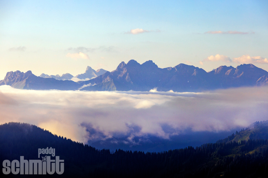 PS-Bergwelt-2026-120 | Entdecke die größte Bildgalerie der Region mit Fotografien aus dem Allgäu, der Bodenseeregion, Oberschwaben, dem Donautal und der Schwäbischen Alb. Landschaften, Luftaufnahmen und Reisefotografie als Wandbild und Fotokunst. - Realisiert mit Pictrs.com