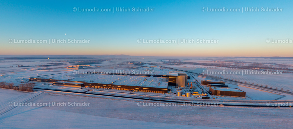 10049-52133 - Daimler Truck Halberstadt | Stockfoto und Bilderpool mit Bildmaterial aus Deutschland, dem Harz, Halberstadt, Quedlinburg, Wernigerode und weltweit. Qualitativ hochwertige und professionelle Fotos anschauen und kaufen. - Realisiert mit Pictrs.com