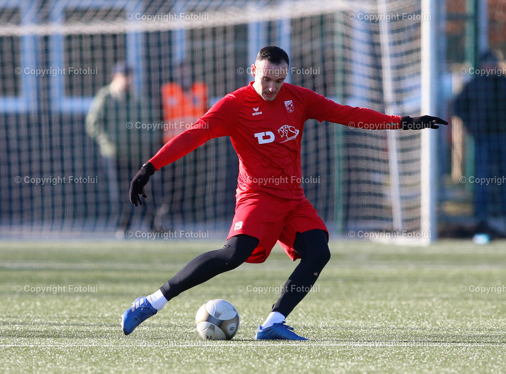 A_LUI_01022025_00010 | SPORT FUSSBALL TESTSPIEL ASKOE OEDT -SV HAIDLMAIR GRUEN WEISS MICHELDORF 01.02.2025 IM BILD :  FLORIAN MADLMAIR (OEDT) UND  (MICHELDORF) FOTO:FOTOLUI