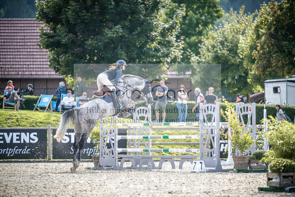 DOS_0704 | Entdecke hochwertige Reitturnierfotos von Foto Oger. Professionell, emotional und authentisch – jetzt Lieblingsmomente im Shop bestellen.Deutschlandweite Turnierfotografie. - Realisiert mit Pictrs.com