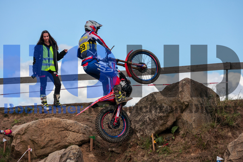 SES_DMTRIA20240929-39 | bond - Realisiert mit Pictrs.com