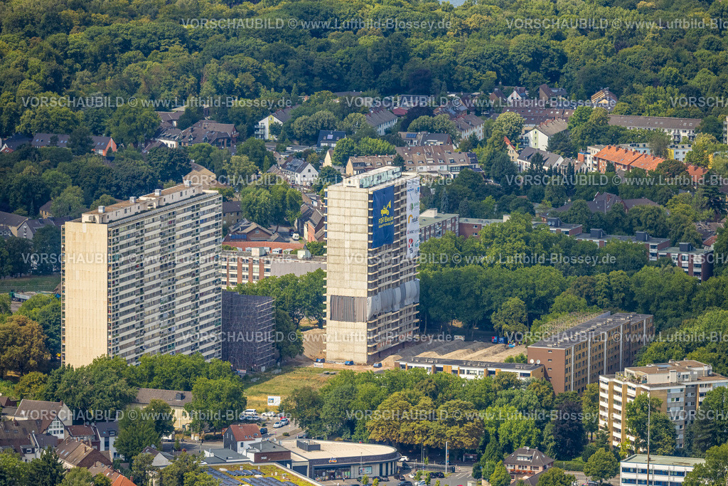 Duisburg250705186West | Luftbild, Weiße Riesen Hochhäuser. sozialer Brennpunkt, drei Tage vor der Sprengung eines der Hochhäuser, Hochheide, Duisburg, Ruhrgebiet, Nordrhein-Westfalen, Deutschland