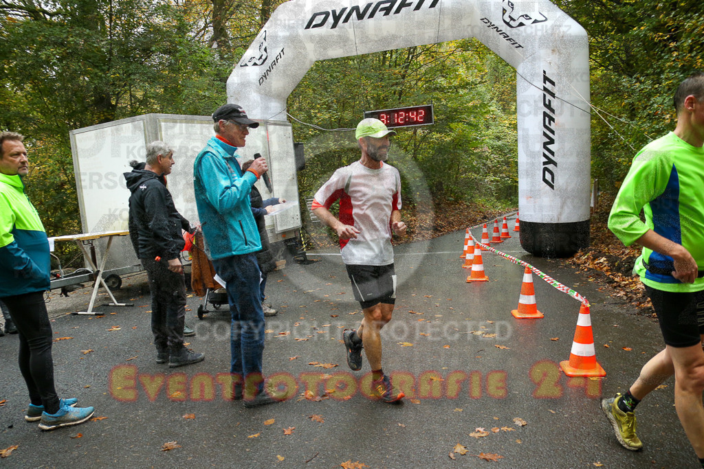 241027_1012_EX1_3744 | Sportfotografie im Rhein-Sieg Kreis, Köln, Bonn, NRW, Rheinland Pfalz, Hessen, etc. Unser Tätigkeitsfeld umfasst den Laufsport vom Volkslauf über den Marathon, Duathlon, Triathon bis zum Ultralauf wie Kölnpfad Ultra oder Schindertrail.