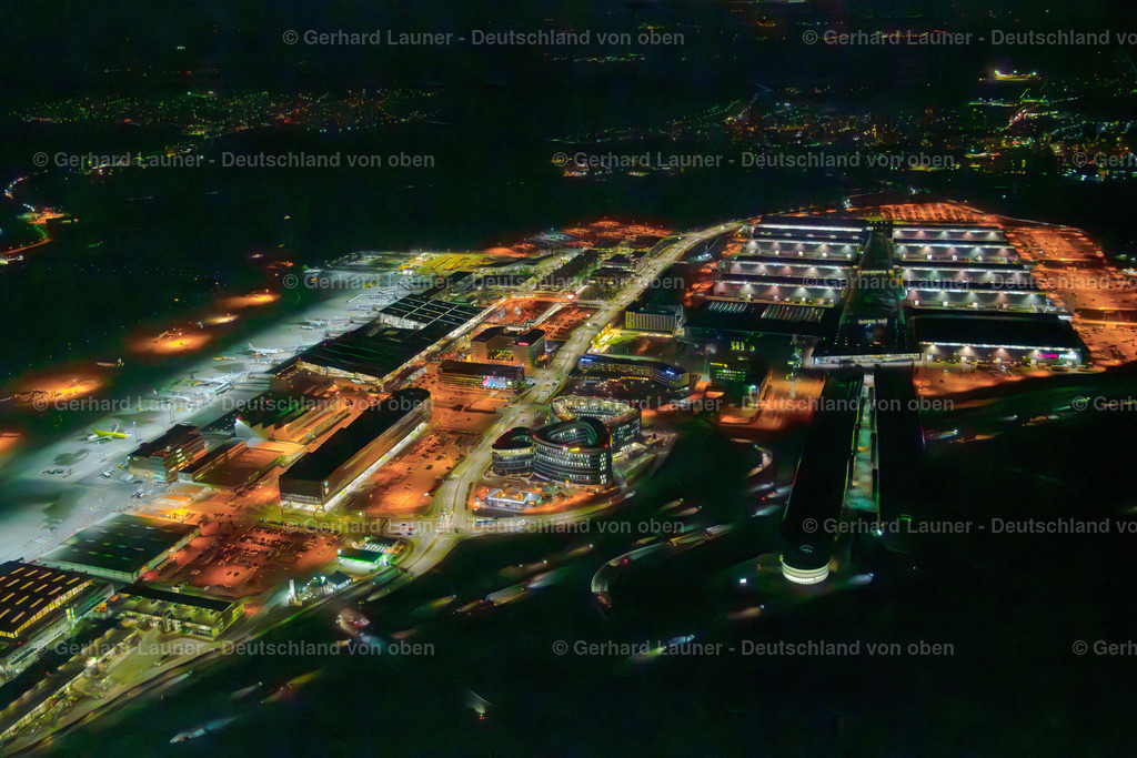 3900909 | Flughafen und Messe Stuttgart, Nachtaufnahme